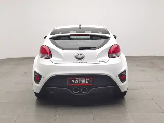 Hyundai Veloster 2015 1.6T Automatic Premium Edition — фото 4