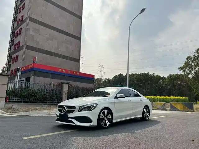 MERCEDES-BENZ CLA
