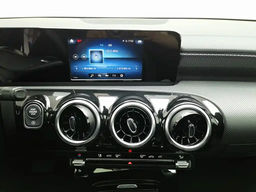 صورة 12 - Mercedes-Benz A-Class