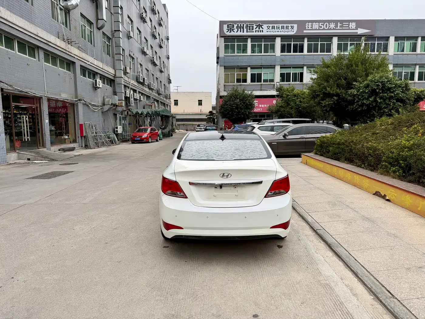 Hyundai Verna 2014 1.4L Automatic Leading GLX фото 4