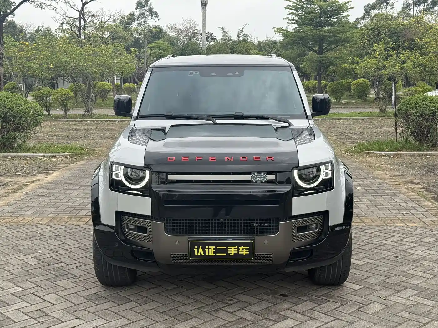 Land Rover Defender 2023 Facelift 110 3.0T P400 X-DYNAMIC HSE фото 2