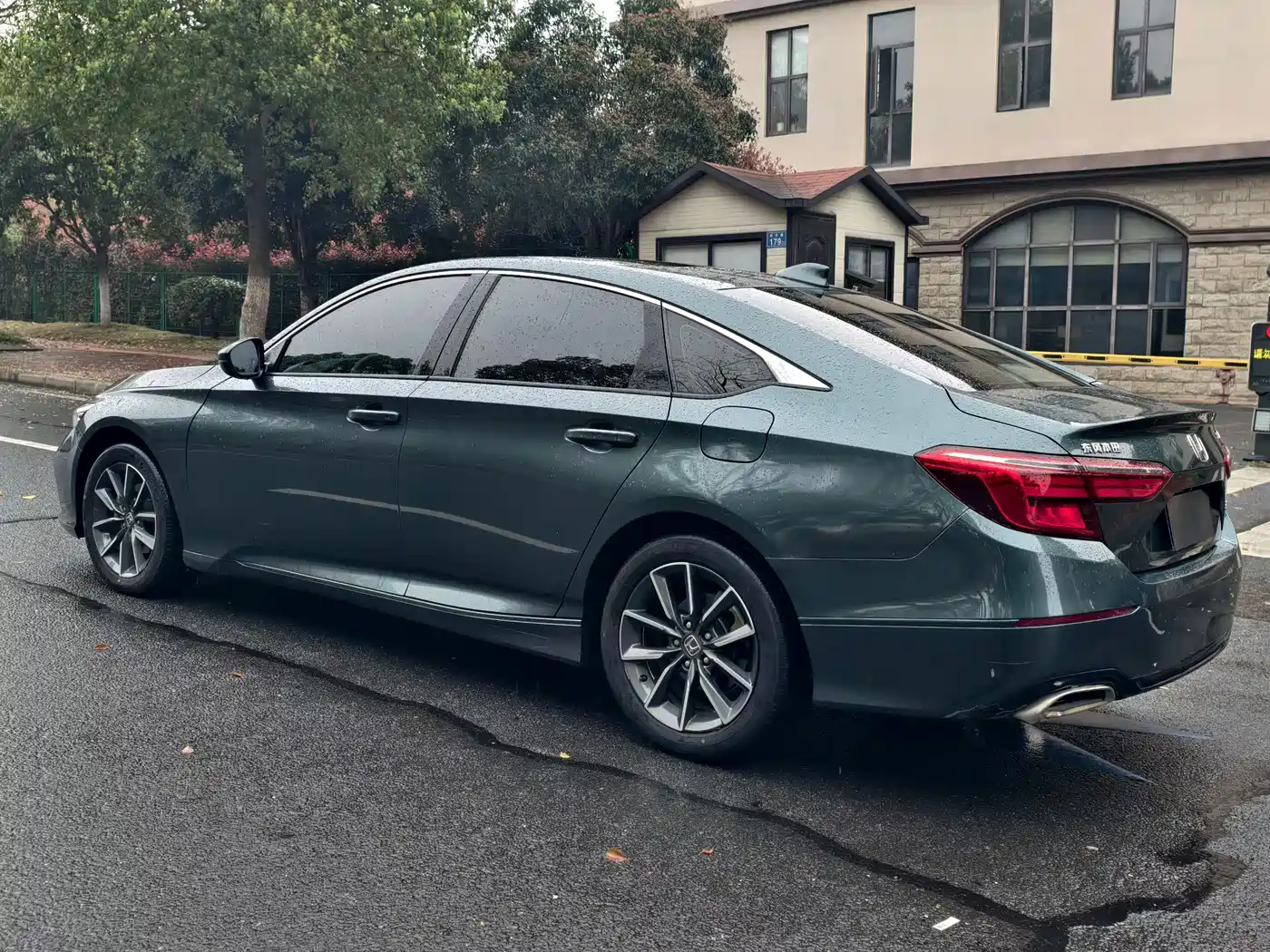 Фото 9 - Honda Inspire