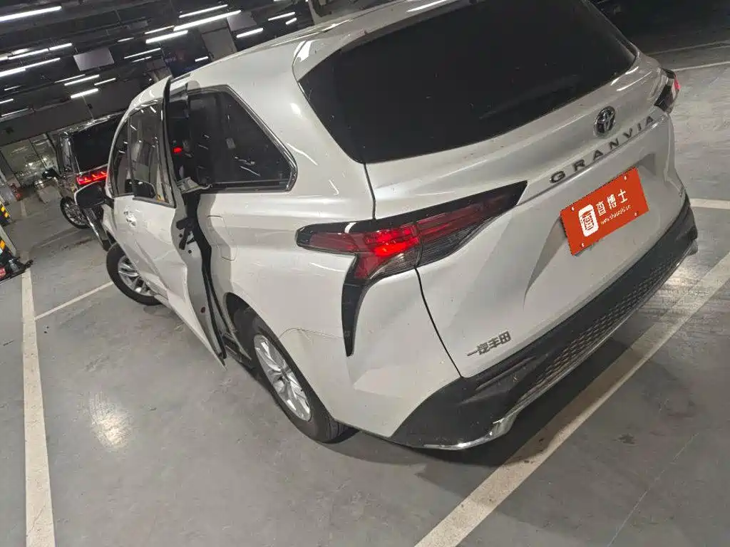 Toyota Granvia 2026 2024 2.5L Hybrid Comfort