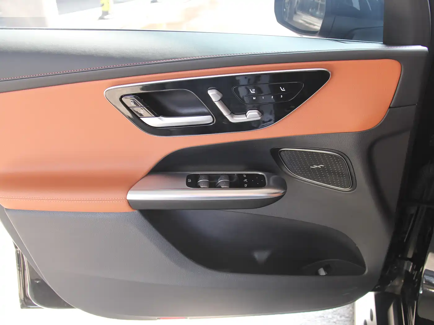 Mercedes-Benz GLC 2024 Facelift GLC 300 L 4MATIC Sport 5-seater фото 9
