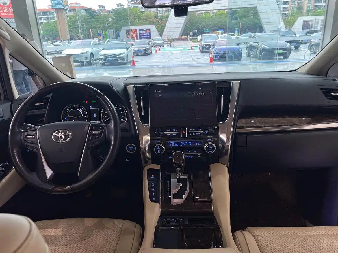Toyota Alphard 2021 Hybrid 2.5L Luxury фото 22