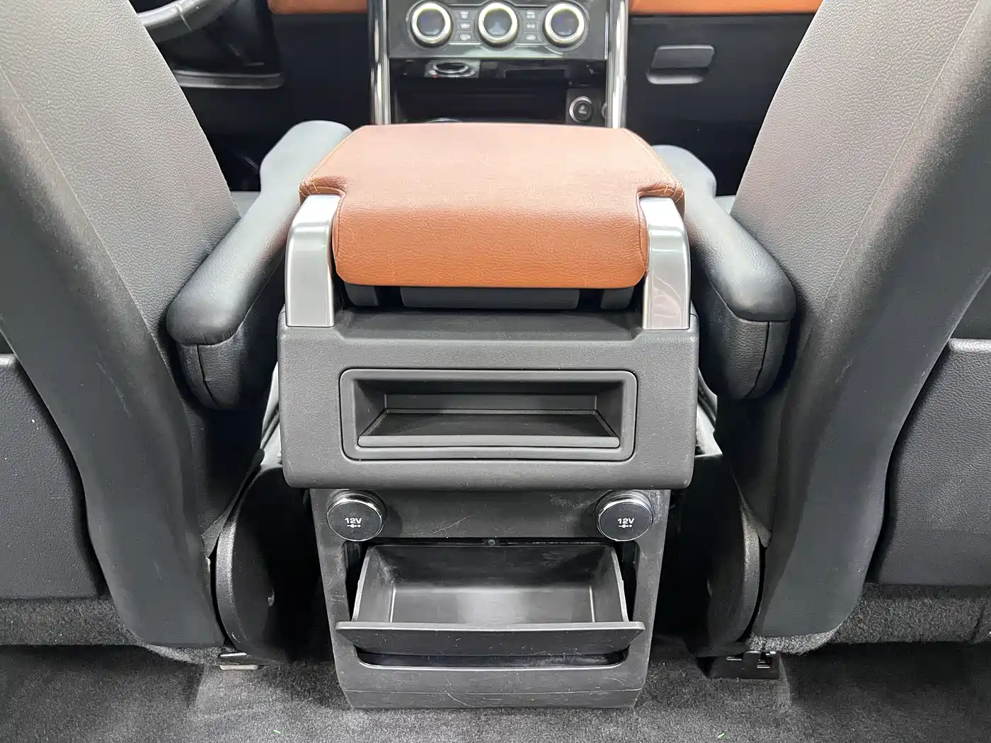Land Rover Discovery 2017 3.0 SC V6 SE фото 29