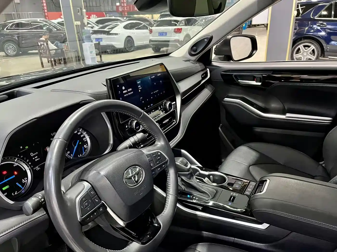 TOYOTA HIGHLANDER