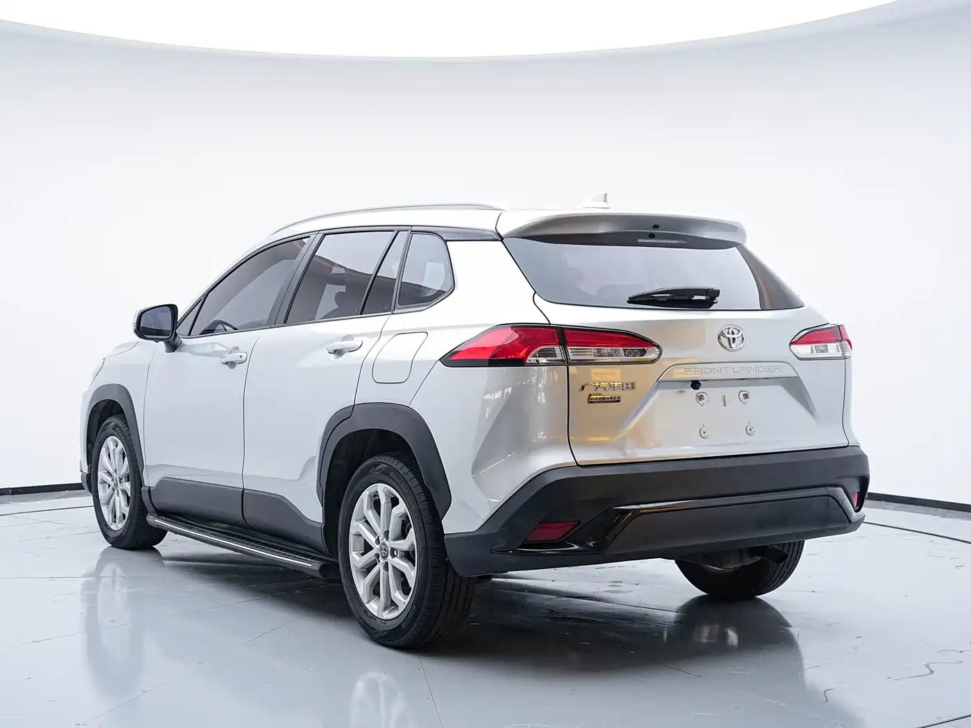 Toyota Frontlander 2023 2.0L CVT Elite Edition фото 5