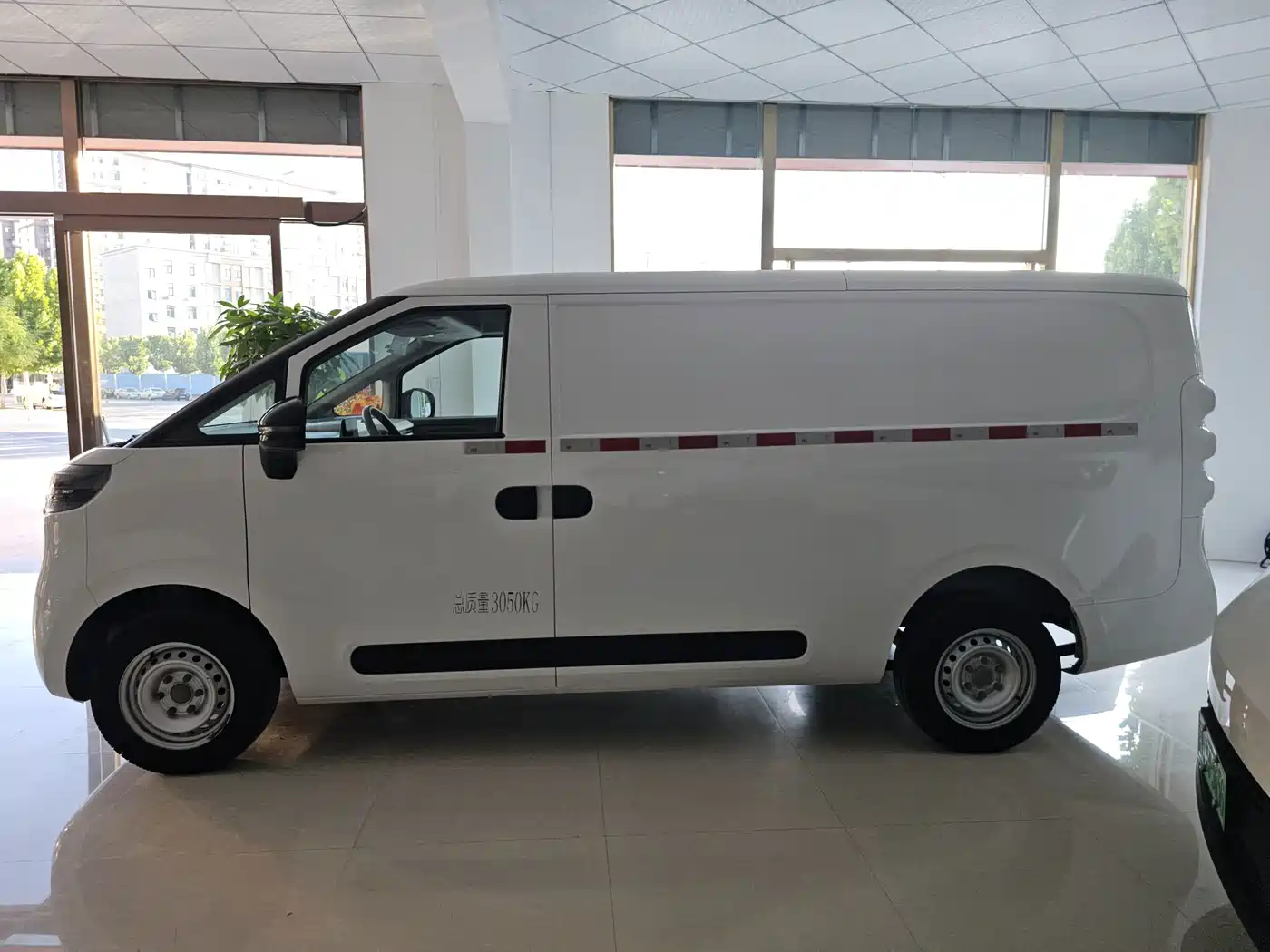 SAIC Maxus Dana V1 2023 2023 V1 Short Wheelbase Low Roof (42kWh)