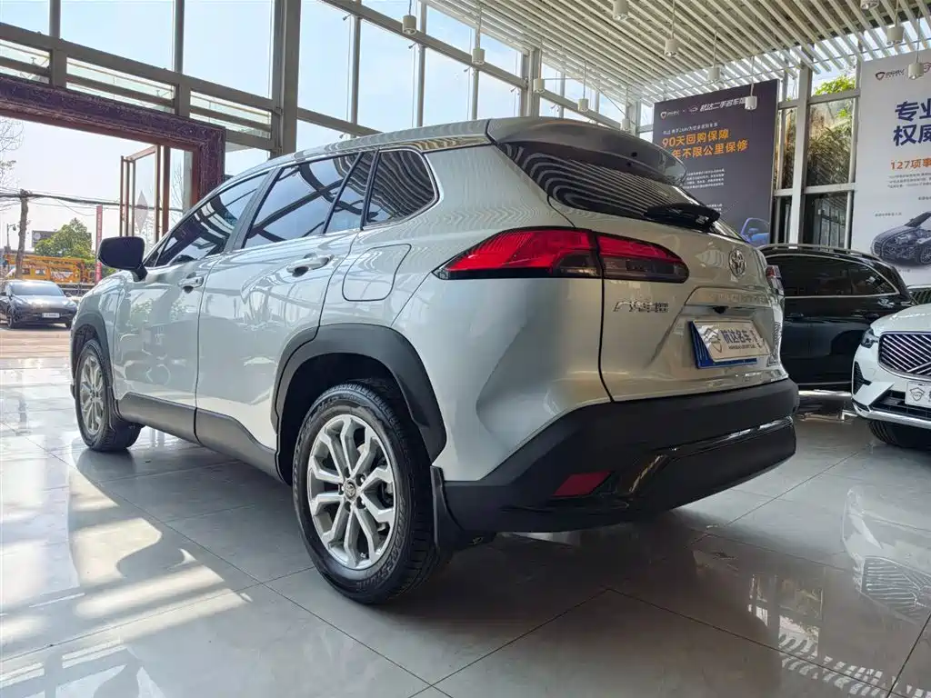 Toyota Frontlander 2024 2.0L CVT Leading Edition фото 4