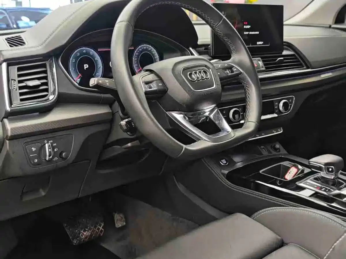 Audi Q5L 2023 40T Luxury Dynamic фото 4