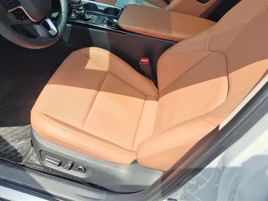 Toyota Camry 2024 Hybrid 2.0HG Premium Edition фото 9