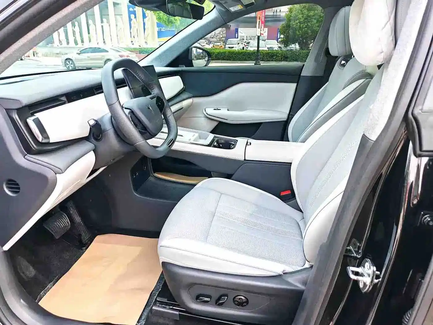 Voyah Auto Voyah Zhiyin 2024 Long Range Super Charging Edition фото 16