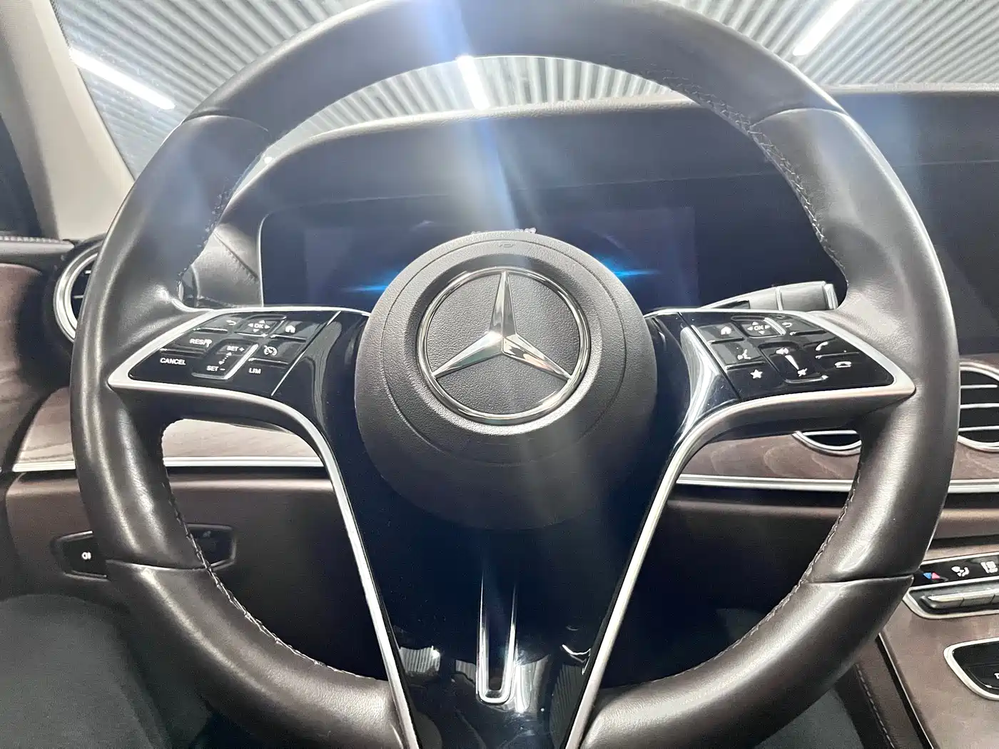 Mercedes-Benz E-Class 2023 E 300 L Fashion фото 8