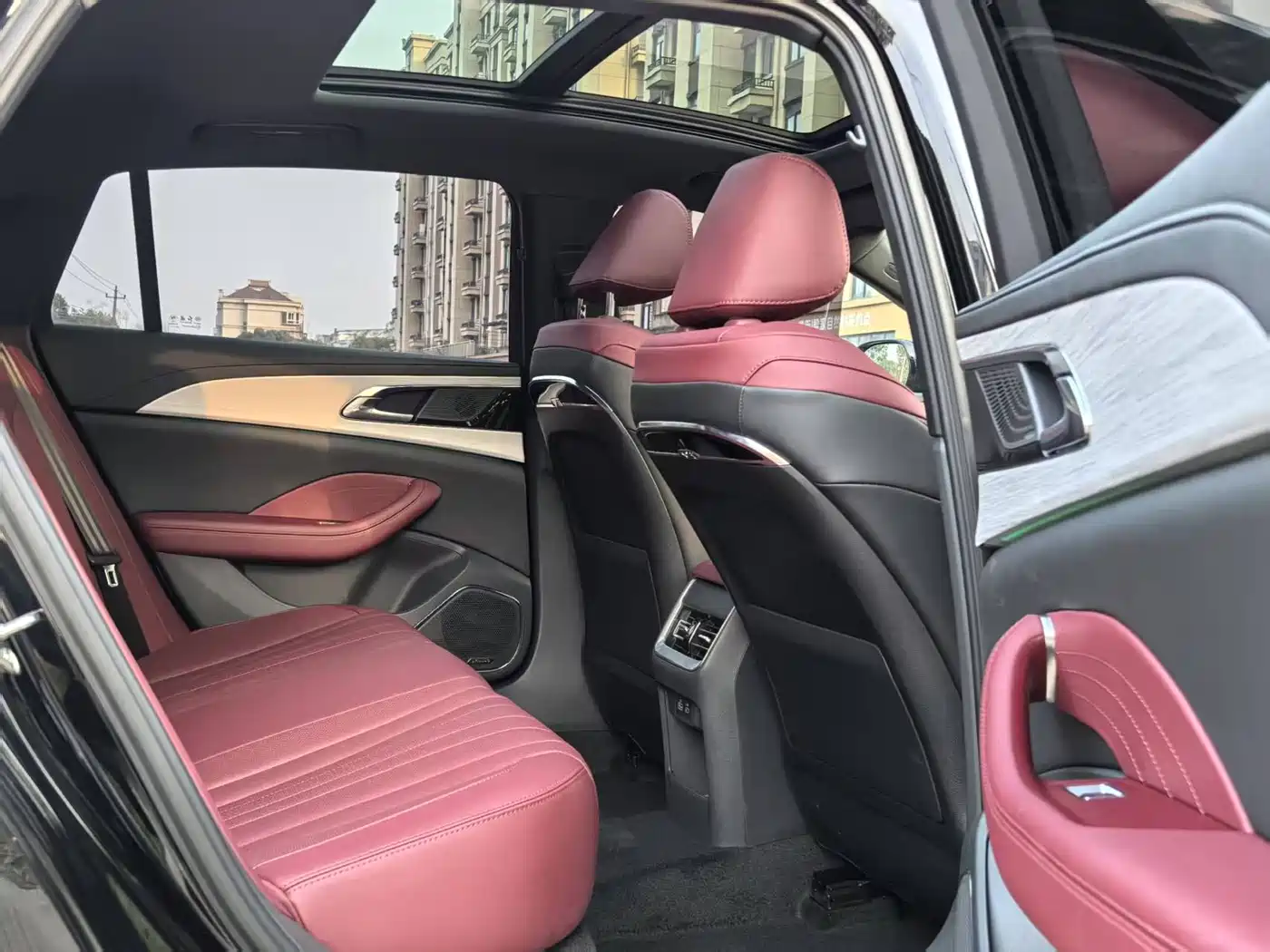 Hongqi H5 2025 2.0T Automatic Mystic Shadow 2 Million Edition фото 9