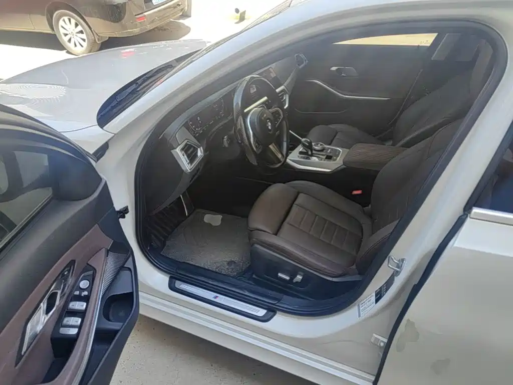 BMW 3-SERIES