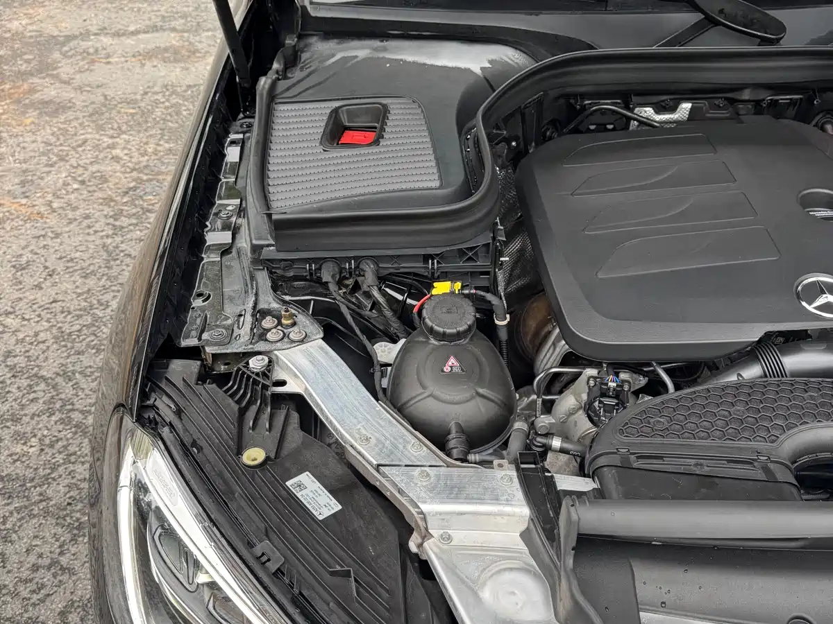 MERCEDES-BENZ GLC
