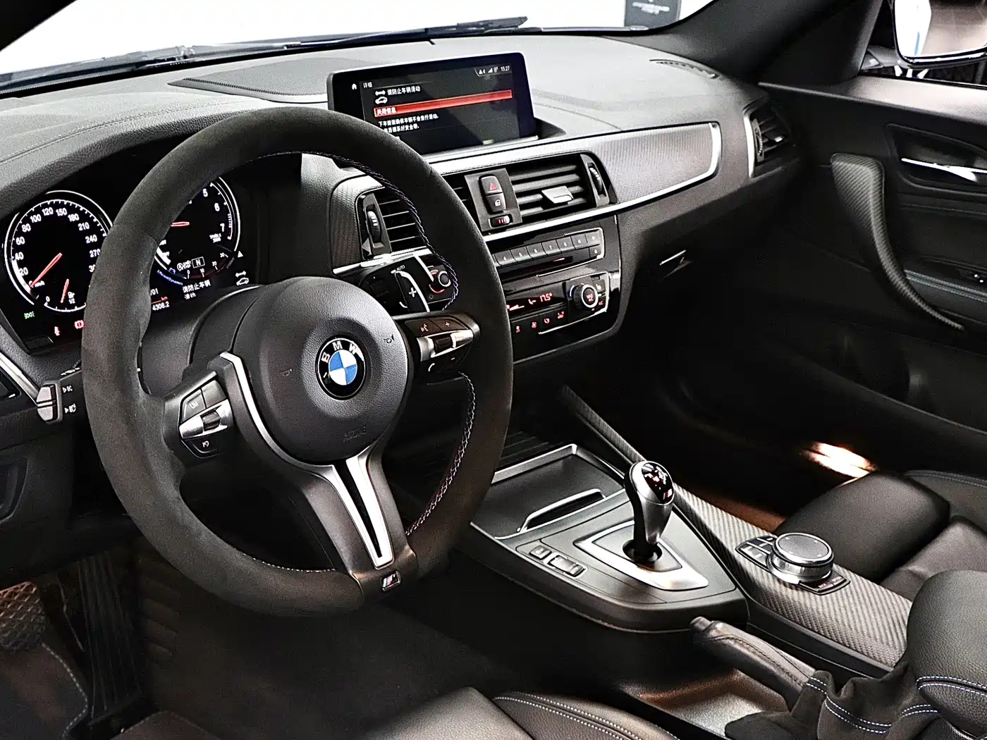 BMW M2 2018 M2 фото 11