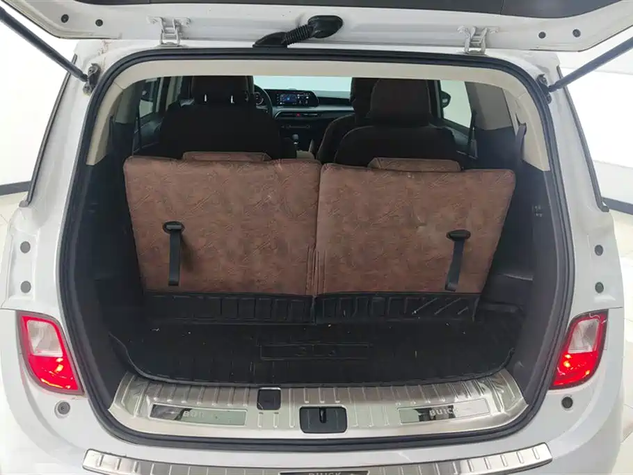 BUICK GL6
