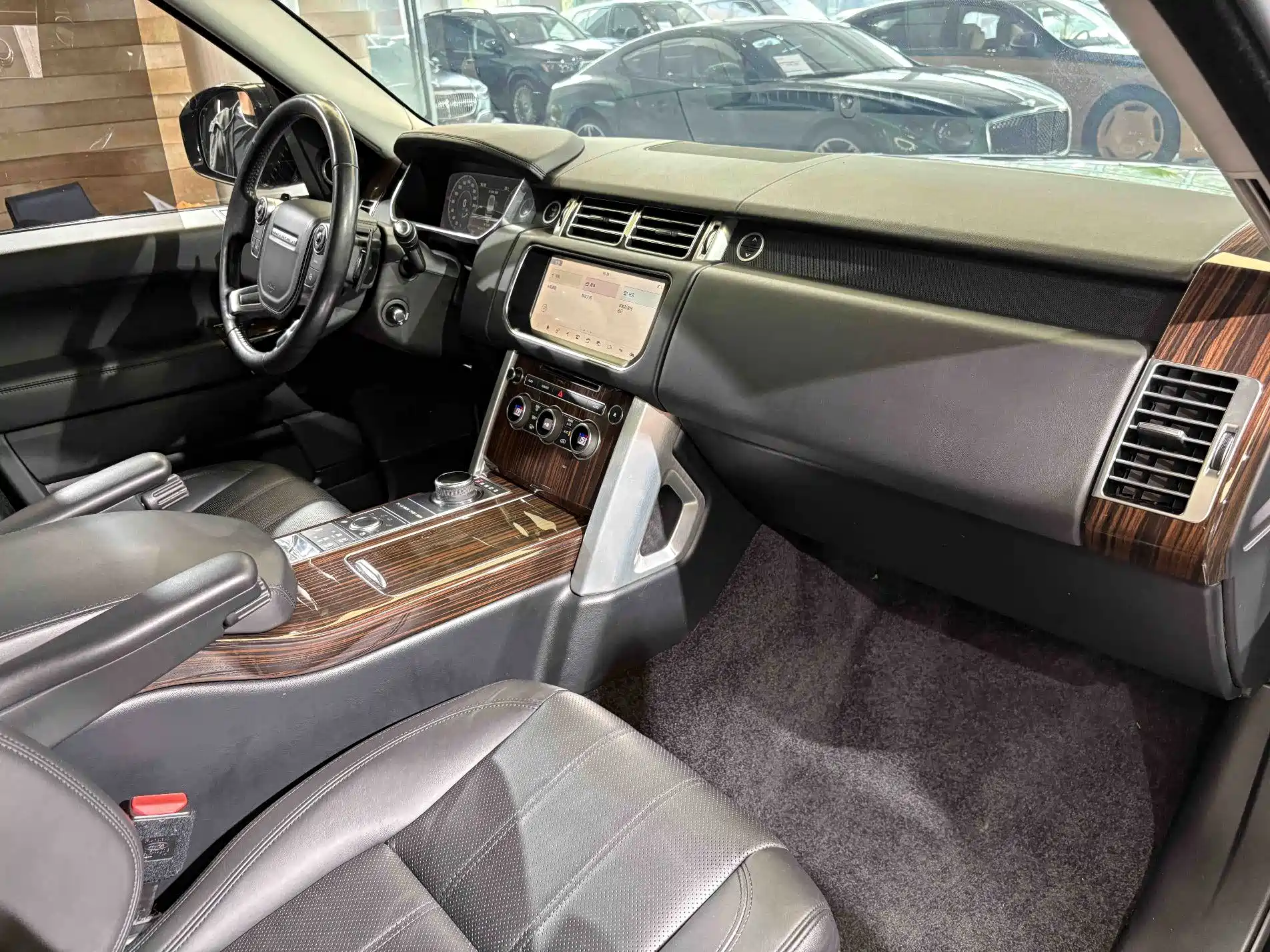 Фото 20 - Land Rover Range Rover