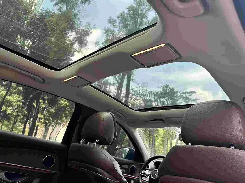 Фото 9 - Mercedes-Benz E-Class
