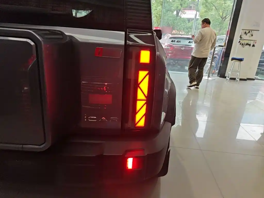 Фото 8 - iCAR 03