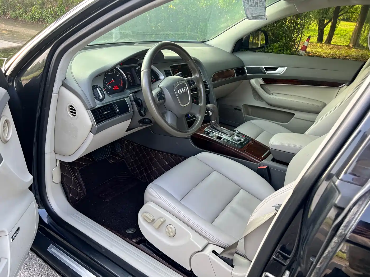Audi A6L 2010 2.4L Luxury фото 7