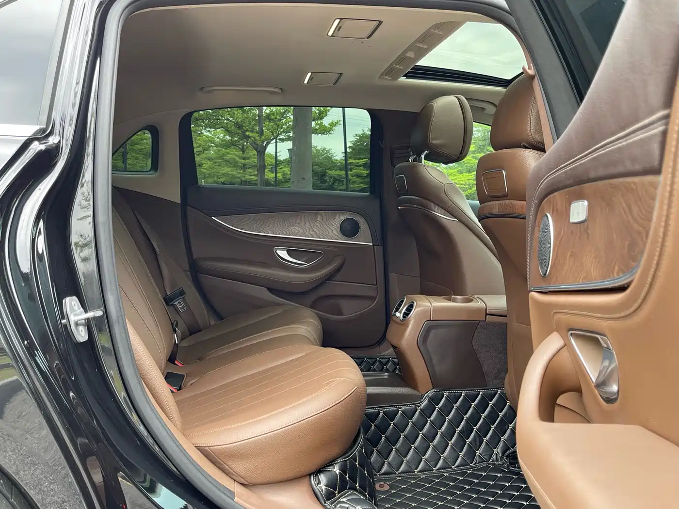 Mercedes-Benz E-Class 2018 E 200 L фото 17