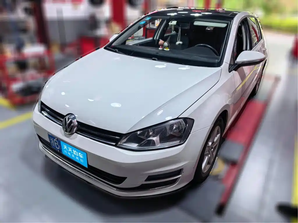 Фото 1 - Volkswagen Golf