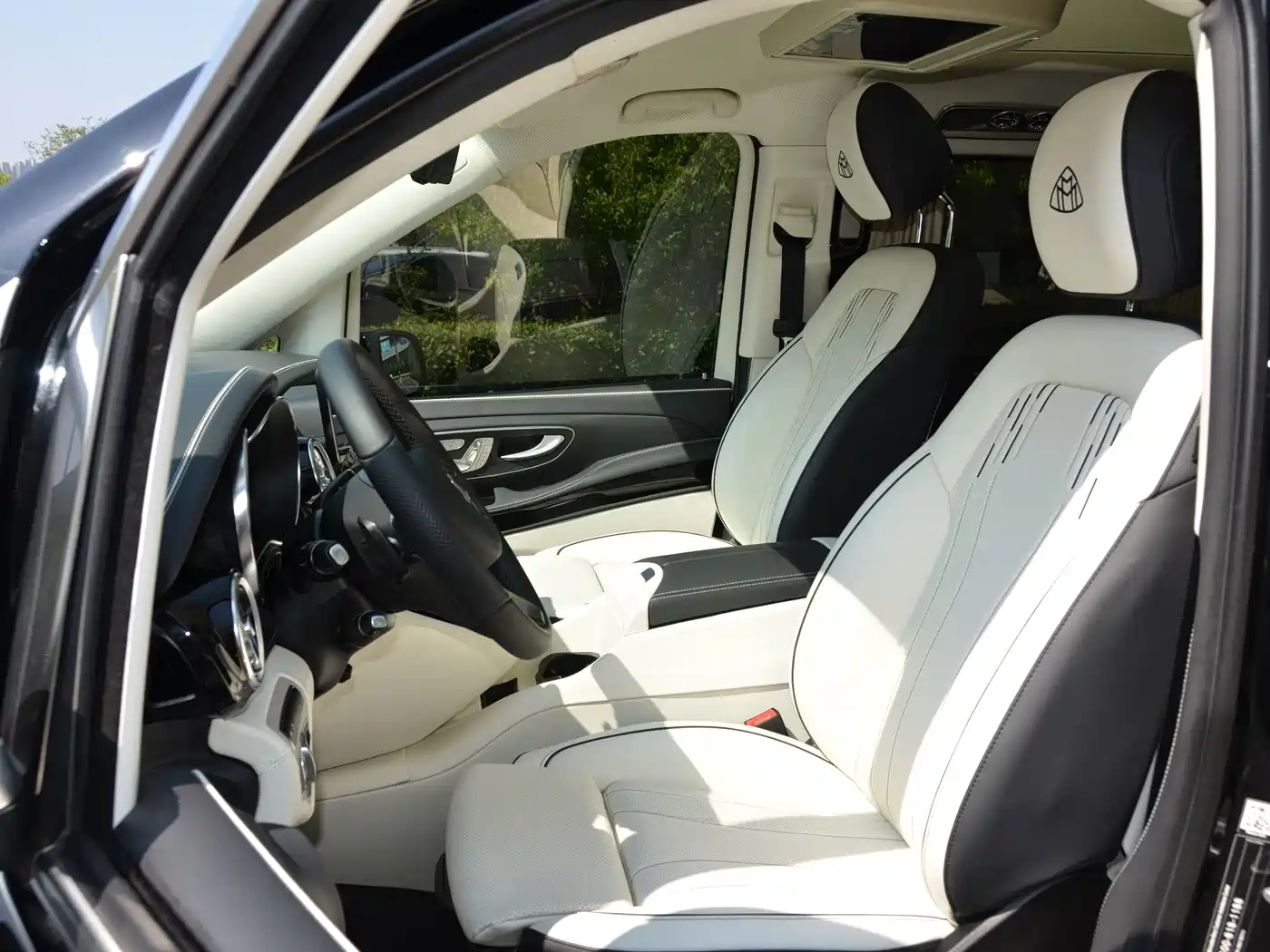 Mercedes-Benz V-Class 2022 V 260 L Long Wheelbase Prestige Edition фото 8