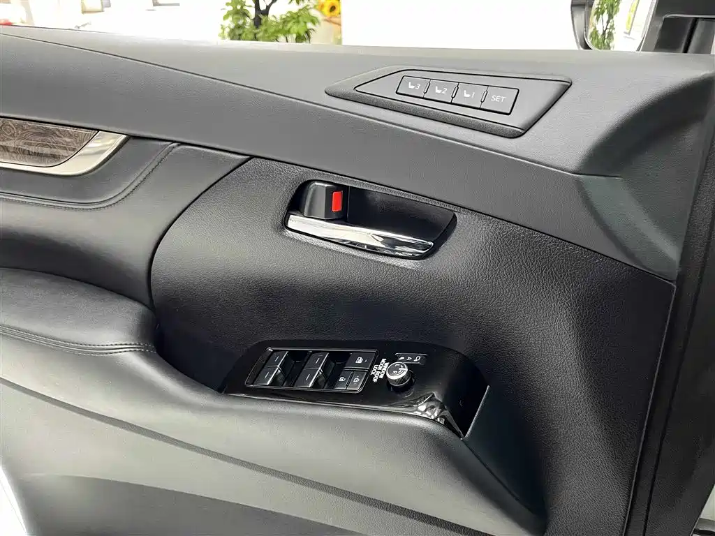 Toyota Vellfire 2023 Crown Hybrid 2.5L HV Ultimate фото 19