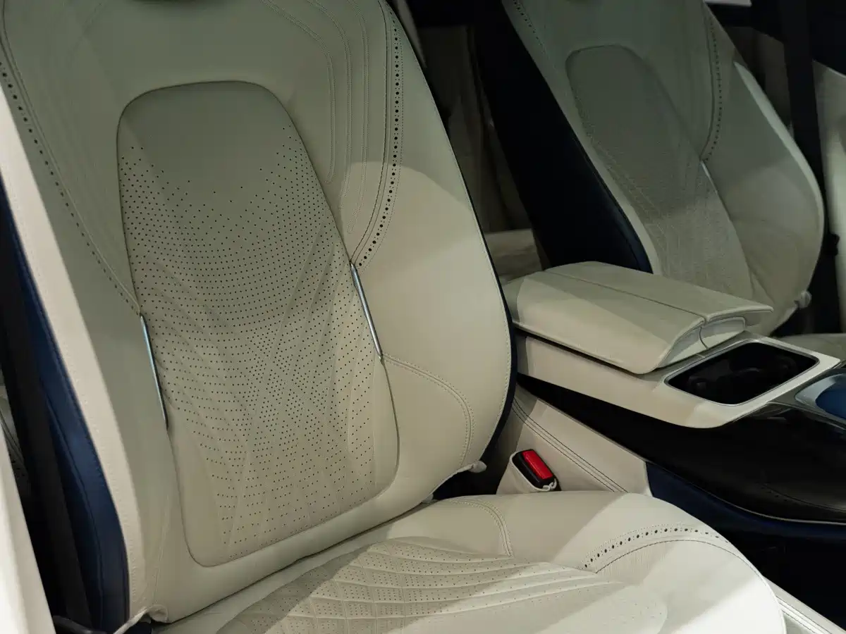 Aston Martin DBX 2021 2021 4.0T V8 Rhapsody Dance