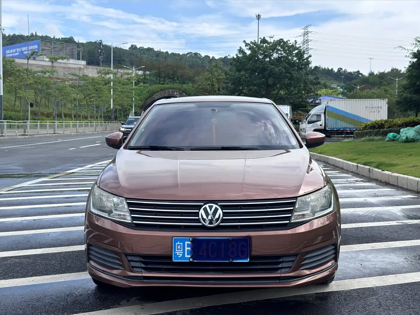 Volkswagen Lavida Tour 2015 1.6L Automatic Trend Edition фото 2
