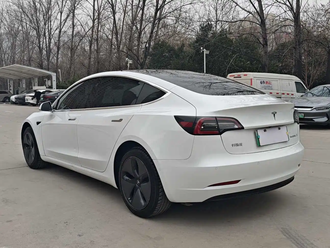 TESLA MODEL 3
