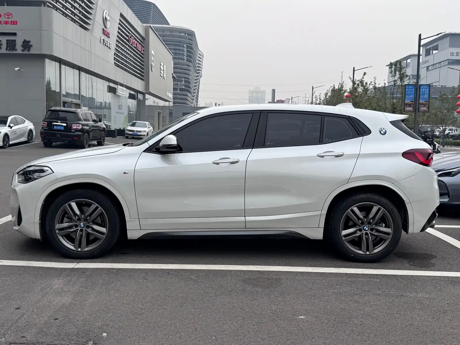 Photo 4 - BMW X2