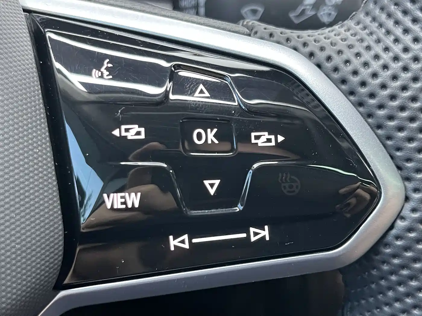 Volkswagen Passat 2024 380TSI Dragon Soaring Edition фото 12