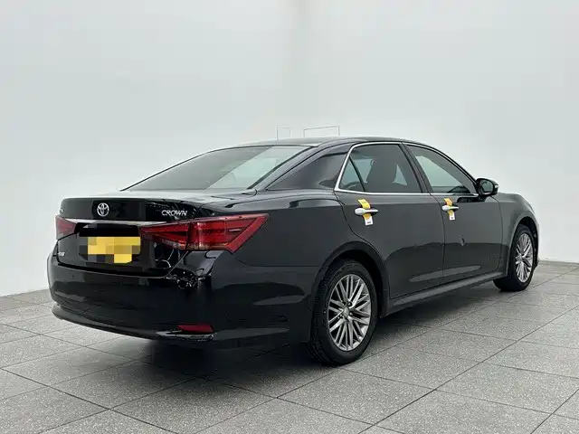 Toyota Crown 2015 2.5L Elite Version фото 6