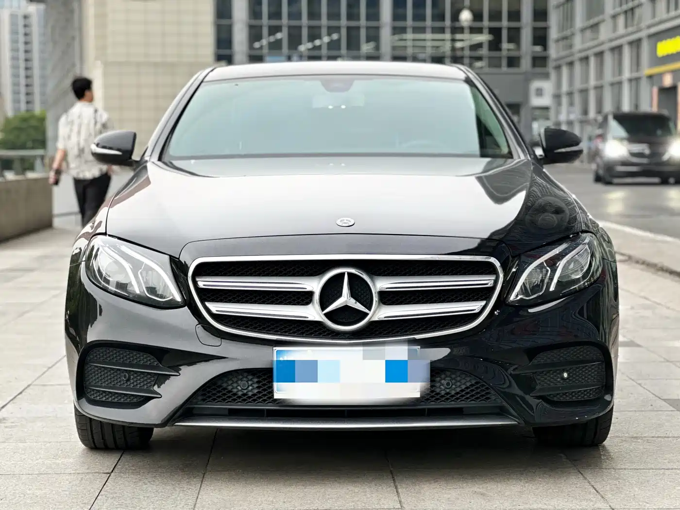 Mercedes-Benz E-Class 2018 E 200 L Sport фото 2