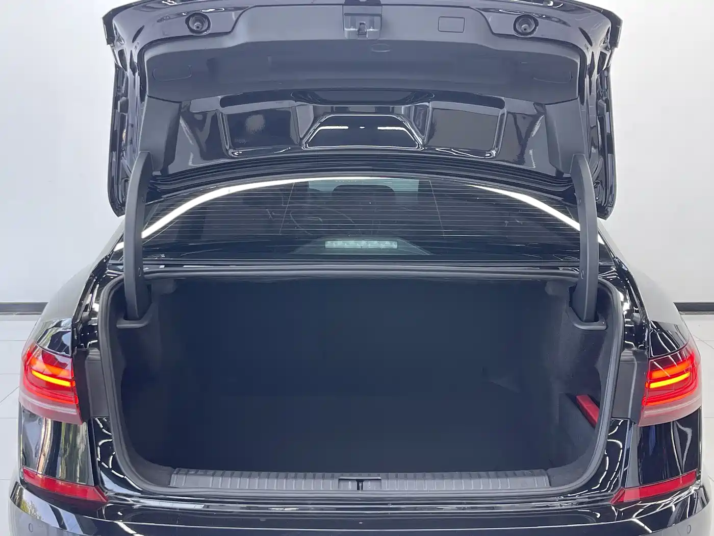 Volkswagen Passat 2024 380TSI Dragon Soaring Edition фото 19