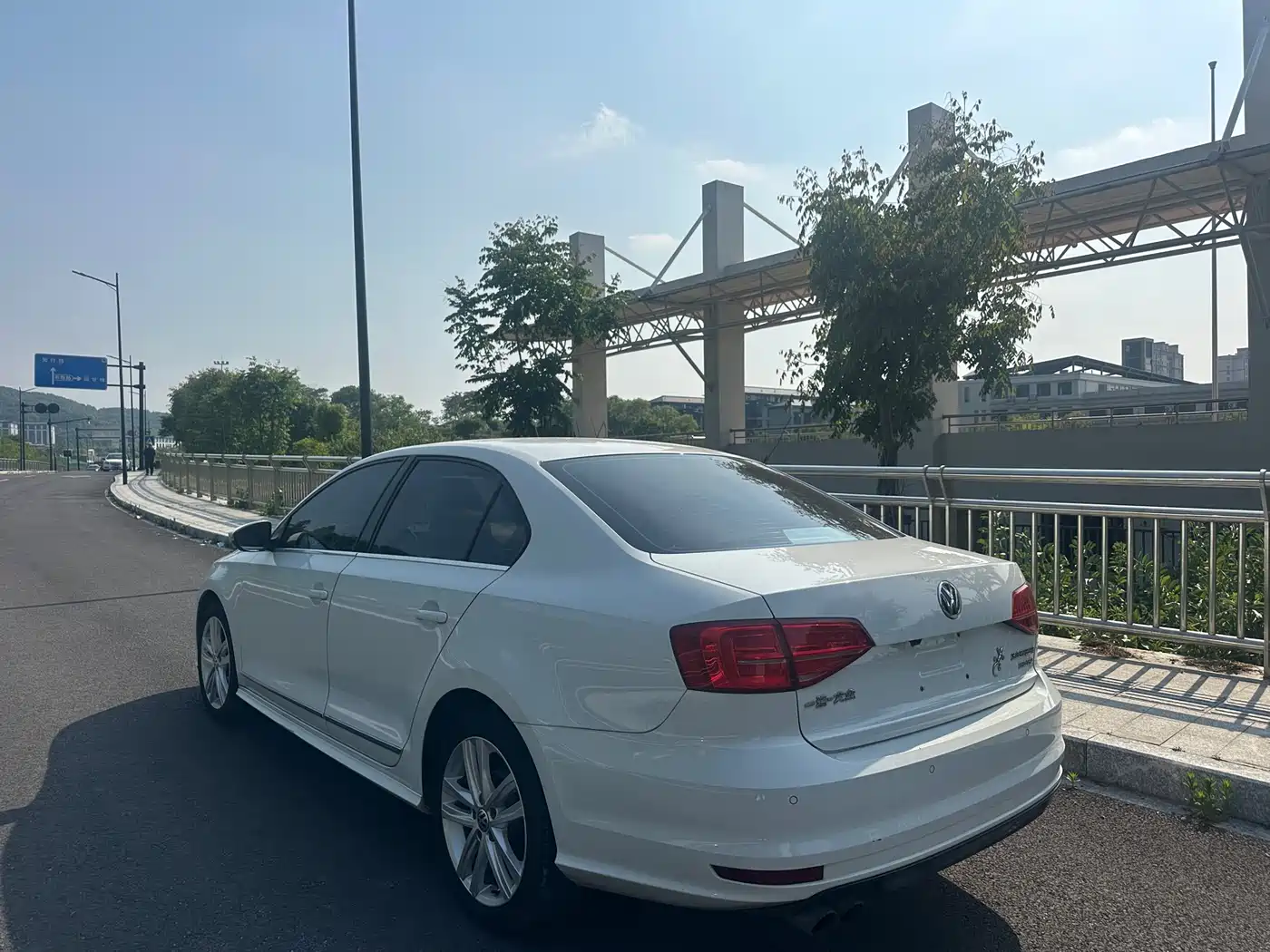 Volkswagen Sagitar 2018 280TSI DSG Spark Edition фото 4