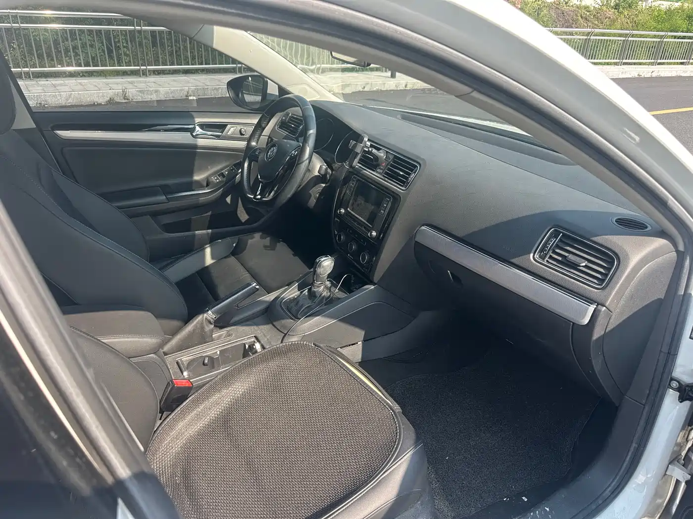 Volkswagen Sagitar 2018 280TSI DSG Spark Edition фото 9