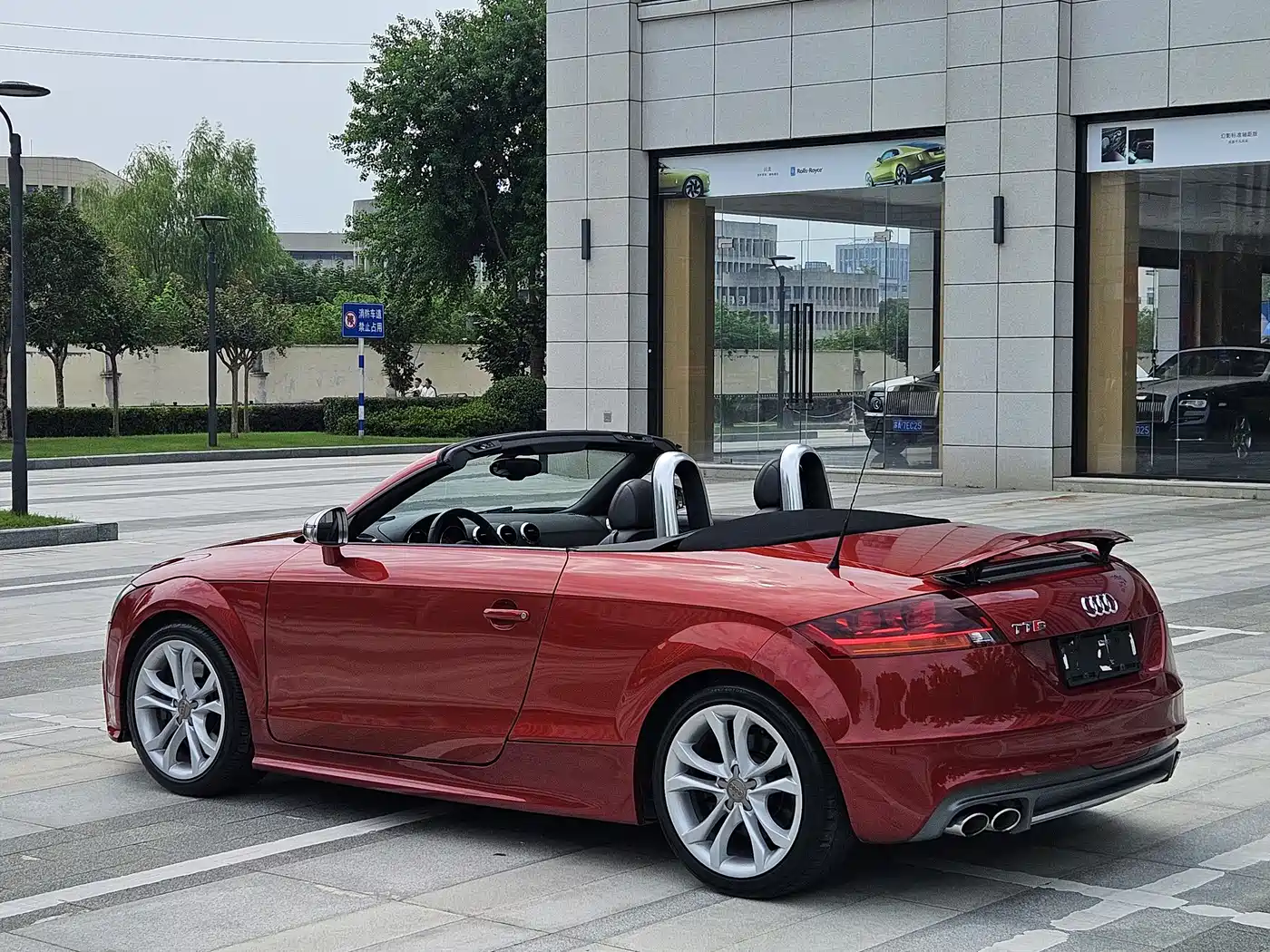 Audi TTS 2013 TTS Roadster 2.0TFSI quattro фото 4
