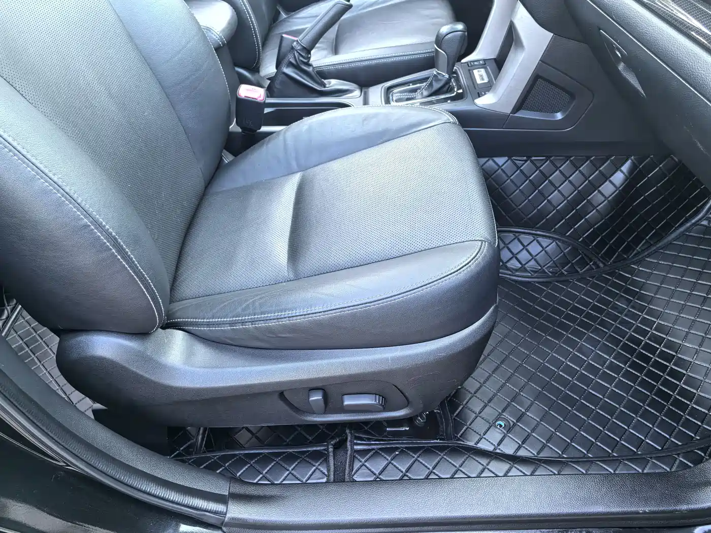Subaru Forester 2015 2.5i Special Commemorative Edition фото 20