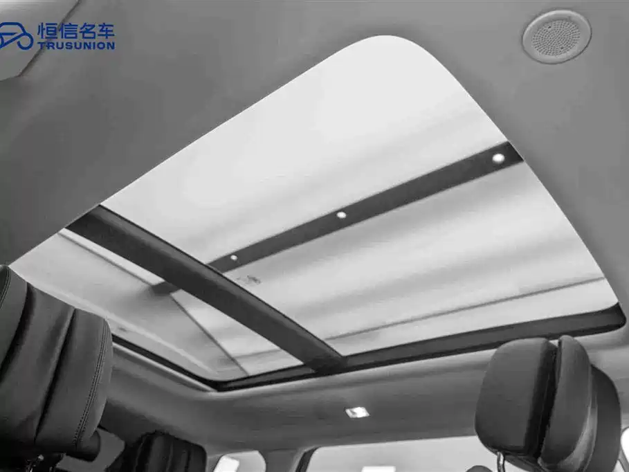 Land Rover Range Rover Evoque 2024 Range Rover Evoque L 249PS Light Master Edition фото 20