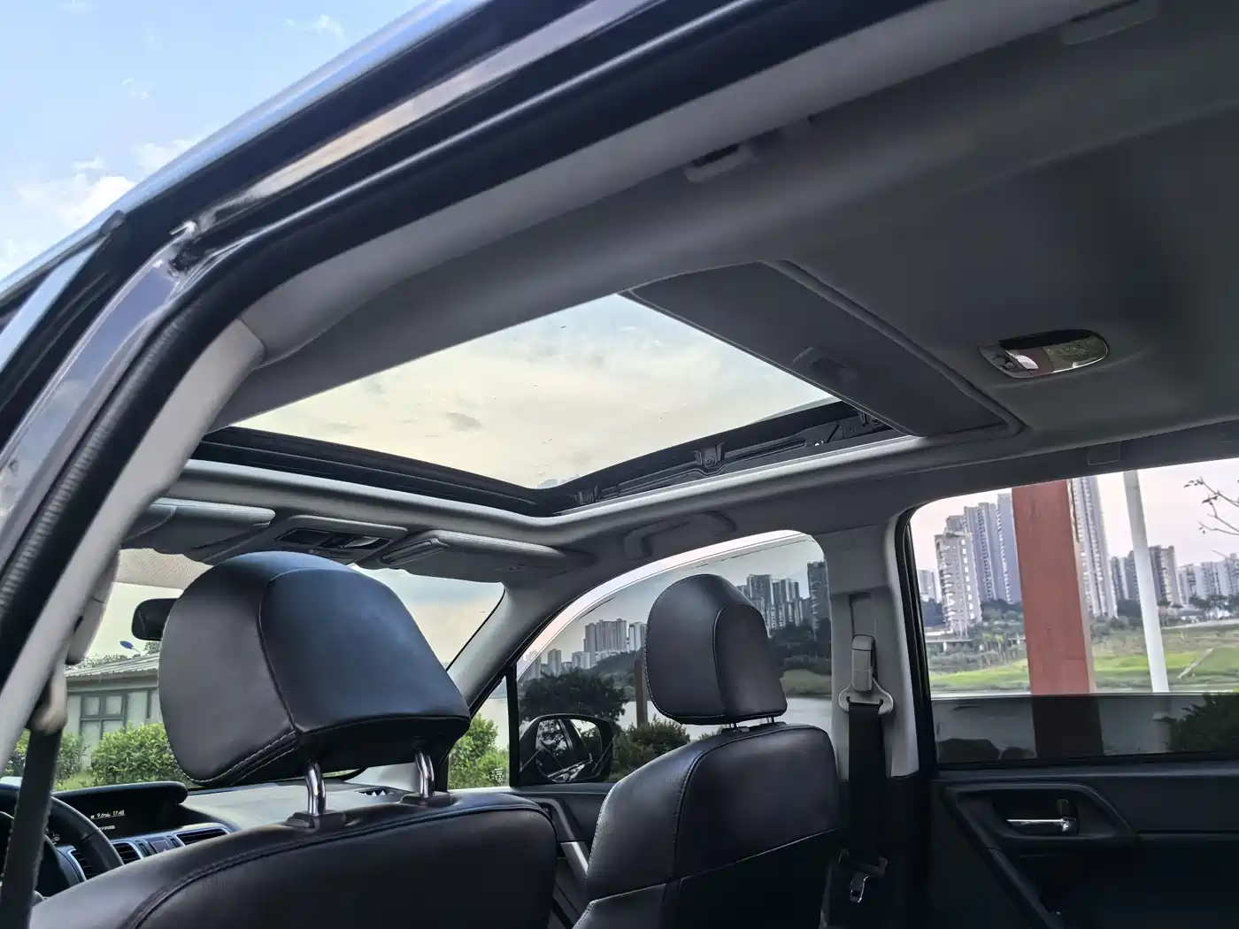 Subaru Forester 2015 2.5i Special Commemorative Edition фото 10
