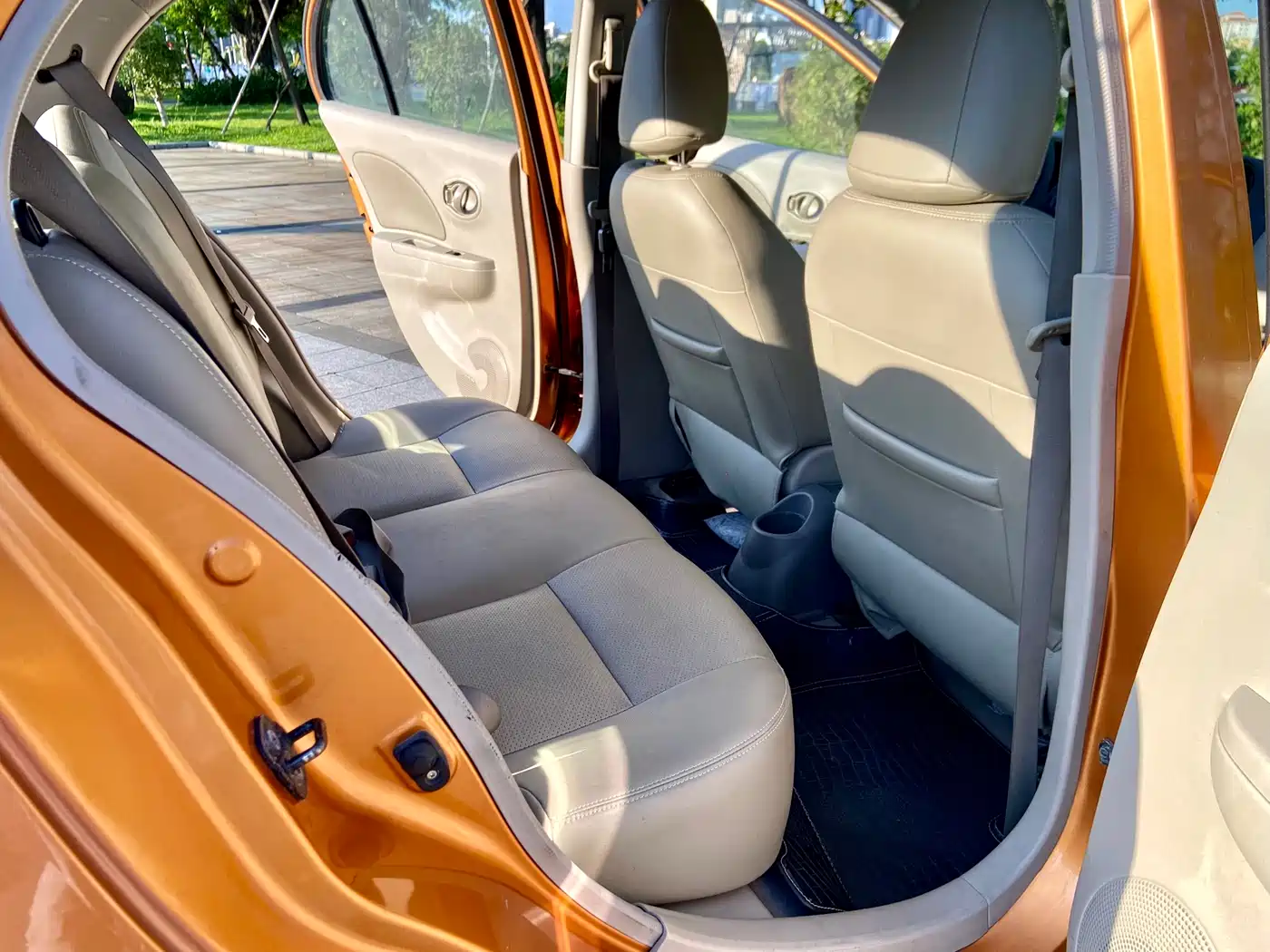Nissan March 2011 2010 1.5L Automatic Easy Shine Edition