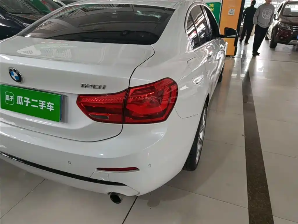 BMW 1 Series 2018 120i Design Package фото 8