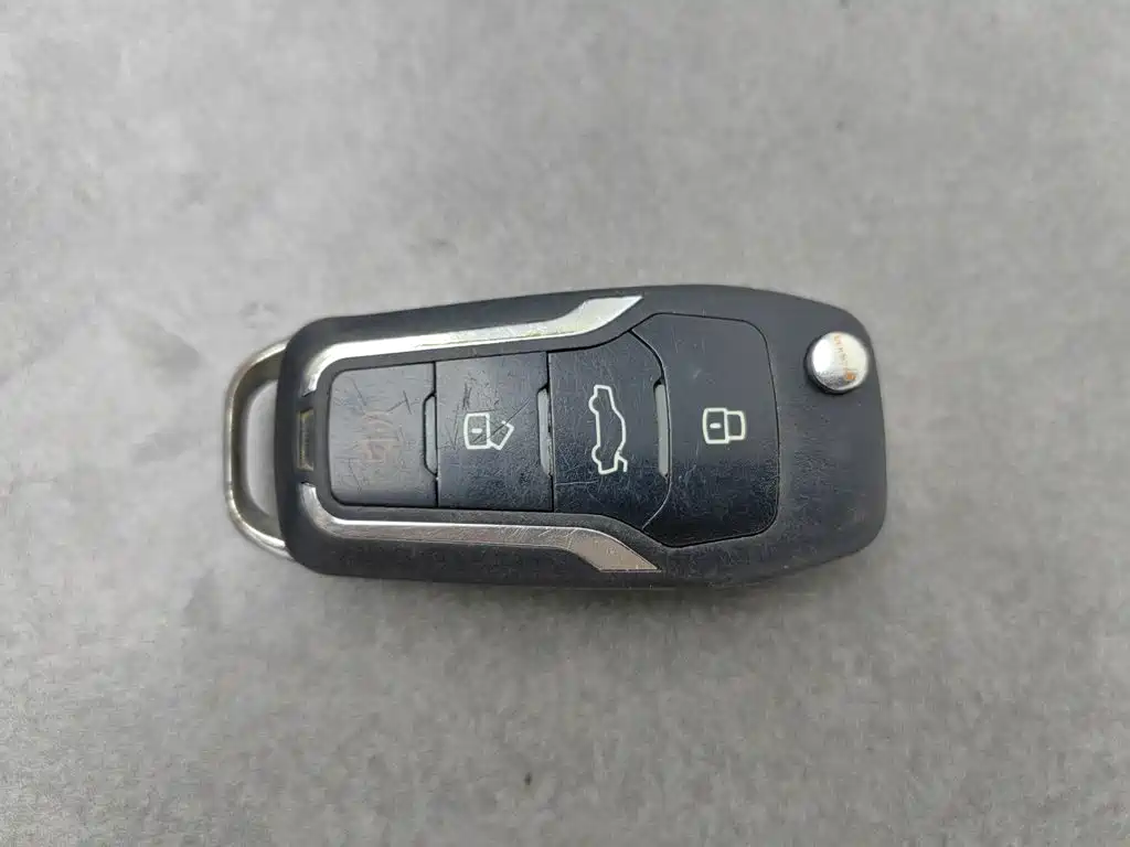 Dongfeng Fengxing Fengxing CM7 2015 2014 2.4L Manual Business Edition