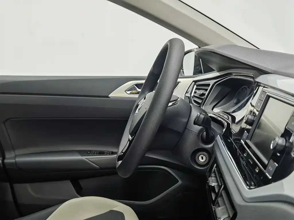 Фото 22 - Volkswagen Polo