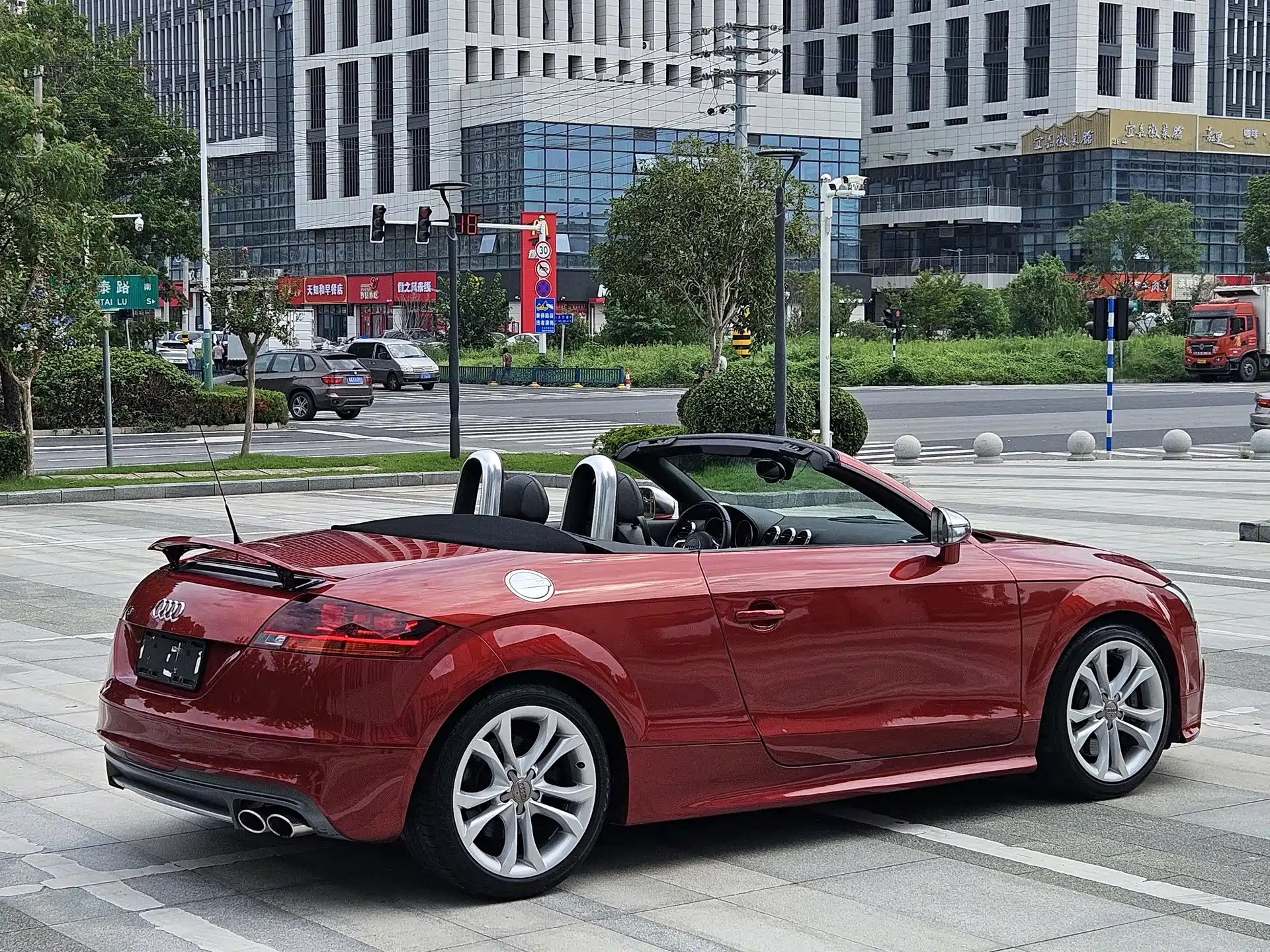 Photo 7 - Audi TTS